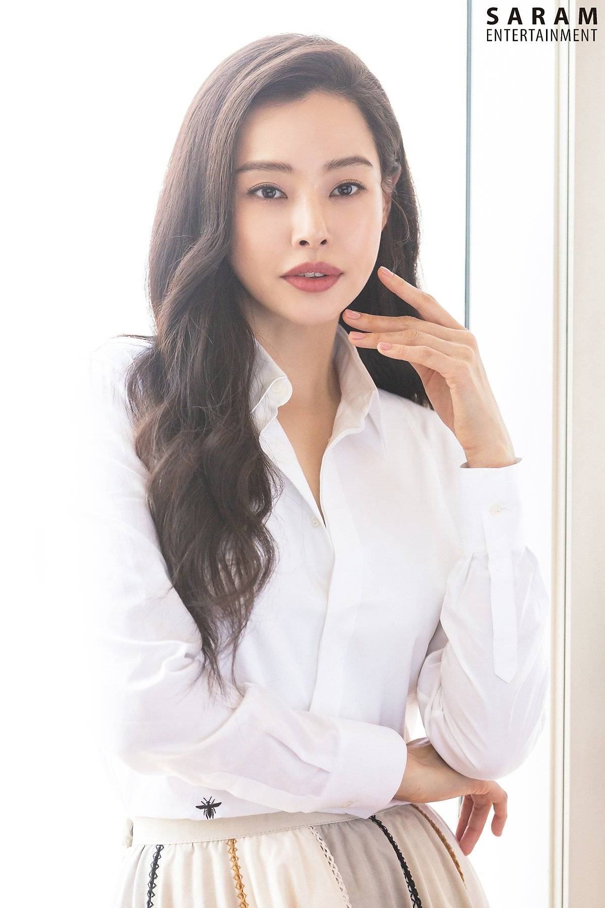 Lee Ha Nee Saram Entertainment Profile photos
